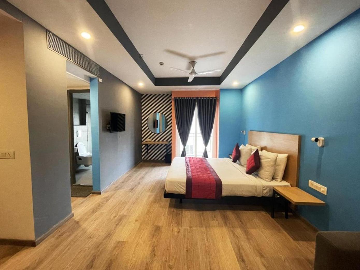 The Roseman Hotel & Suites Ghaziabád Exteriér fotografie