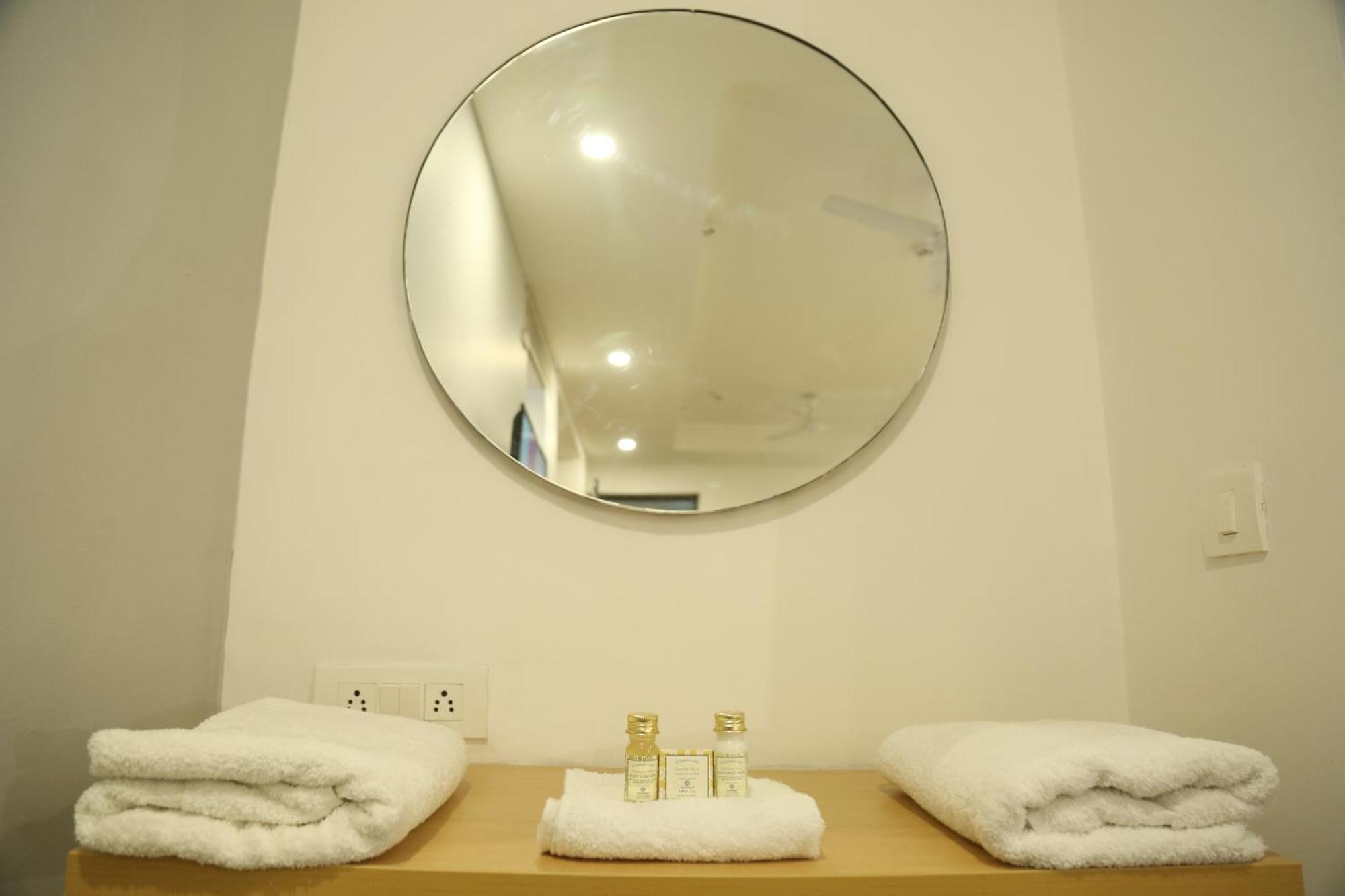 The Roseman Hotel & Suites Ghaziabád Exteriér fotografie